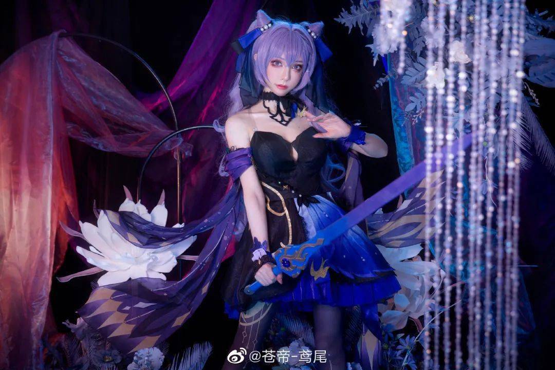 二次元cos霓裾翩跹少女