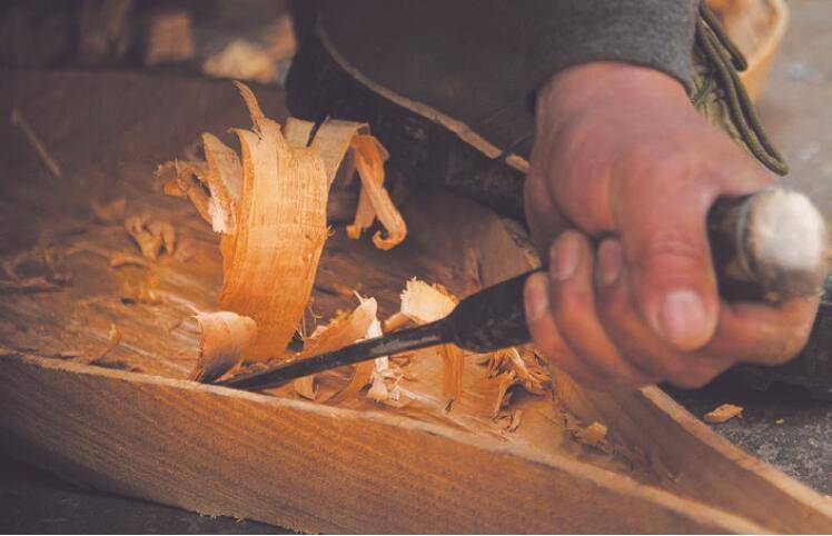 生活|九寨沟南坪镇：乡土艺人手工制作琵琶 传承非遗传统文化