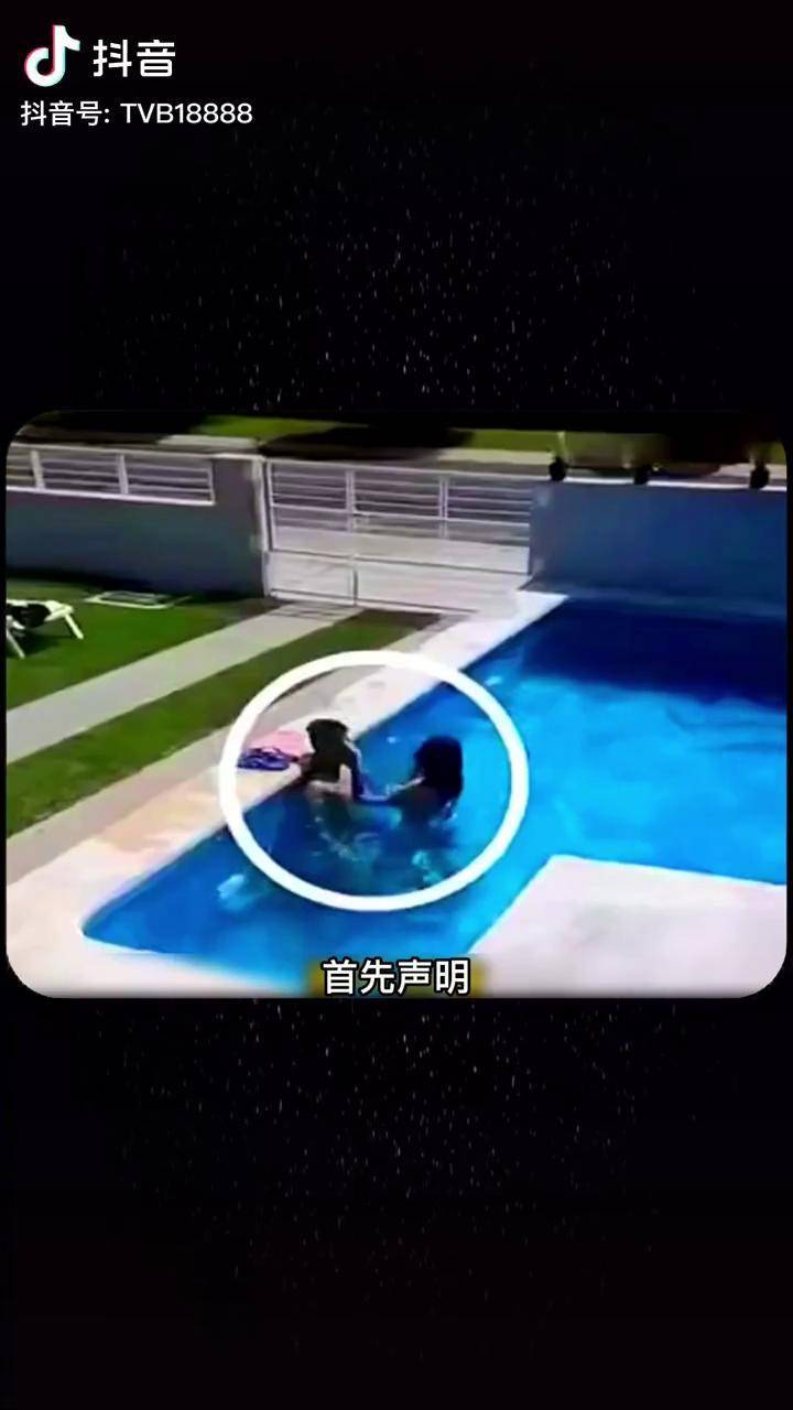 女子学游泳可真是苦了教练呐国外老外真会玩搞笑视频