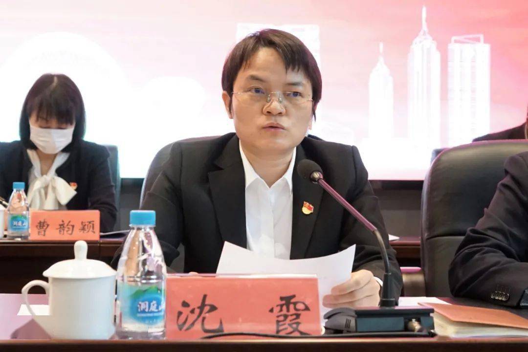 沈霞指出,新年伊始,面对突如其来的新冠肺炎疫情,街道上下立即响应