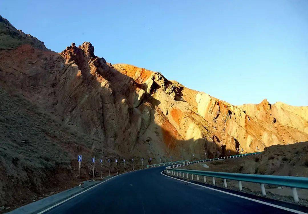 小车穿越s101国防公路两日游带xinai的人穿越最美的路