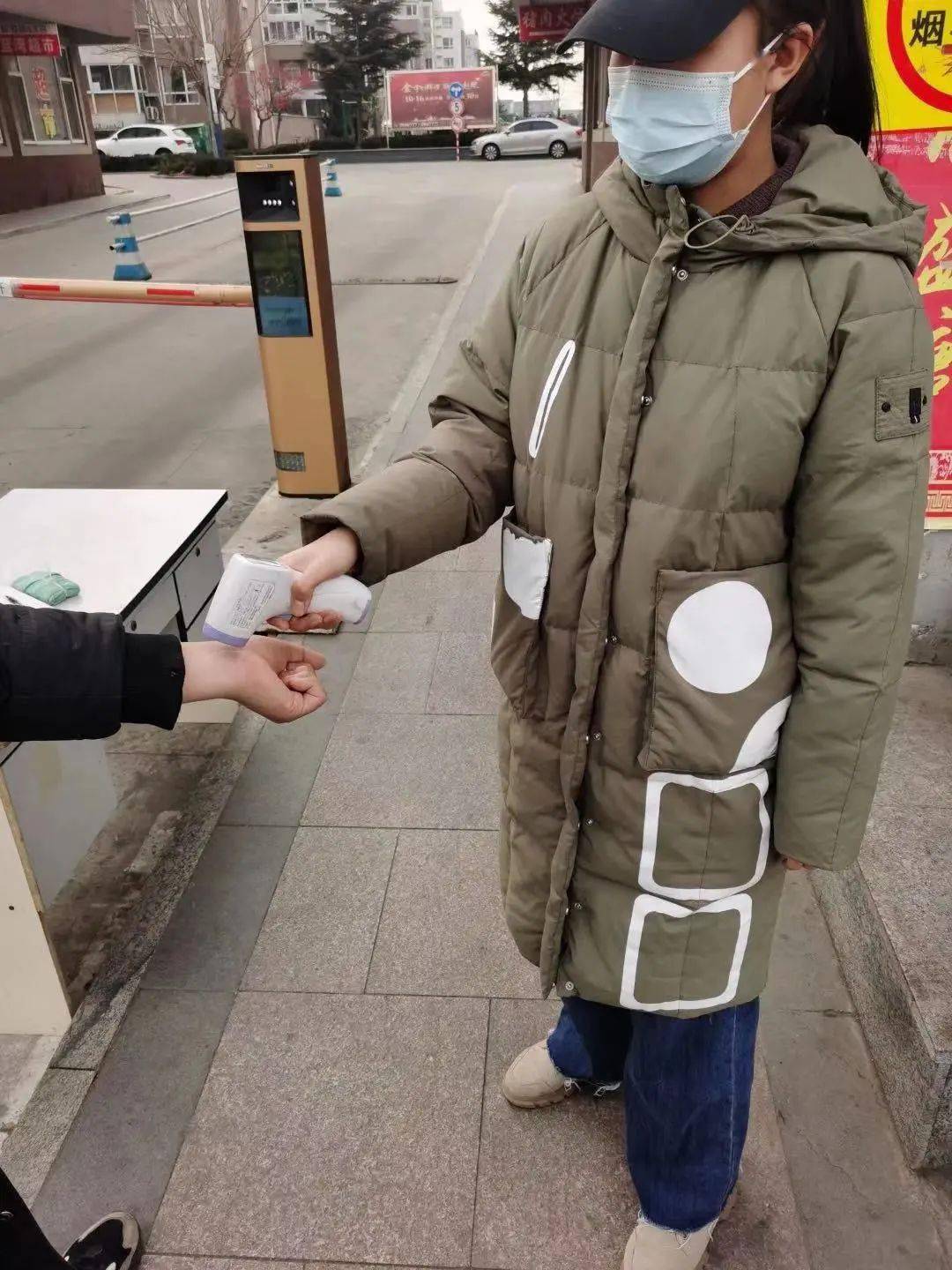 我参与烟台市蓬莱区半岛蓝湾社区的实践工作,为社区持续防疫提供志愿