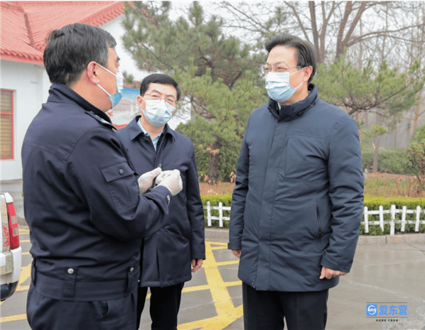 3月12日,市委书记杨国强以四不两直方式深入一线,到学校,高速路口