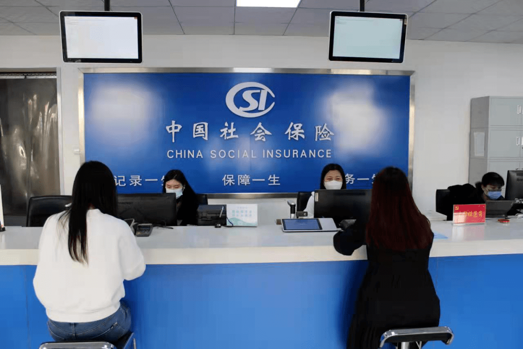 BOB全站【奋战“三个年” 一把手怎么说】县人力资源和社会保障局局长 陈怀国(图2)
