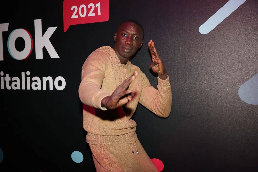 tiktok造星:「面瘫哥」khaby lame的奥斯卡之梦_视频_标志性_khabane