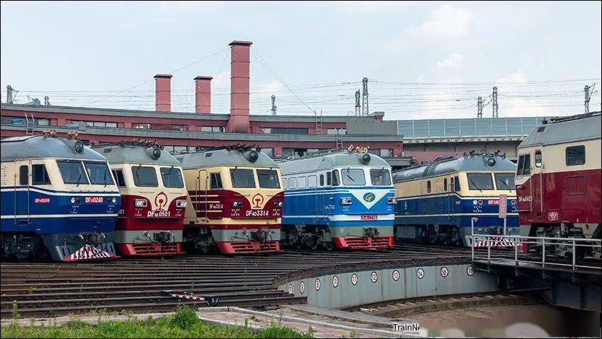 相机:canon eos 6d喜欢车型:ss9g,df11g爱好时间:从小喜欢职业:学生