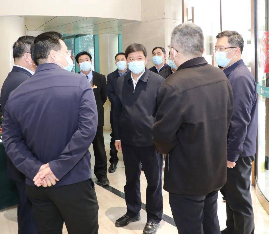 3月14日下午,副市长,区委书记张笑采取"四不两直