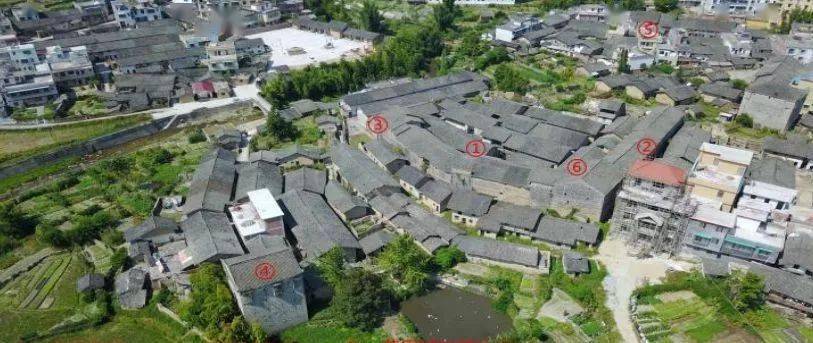 所在地:南雄市百顺镇始建年代:明代村庄简介:高墙城堡,结构牢固.