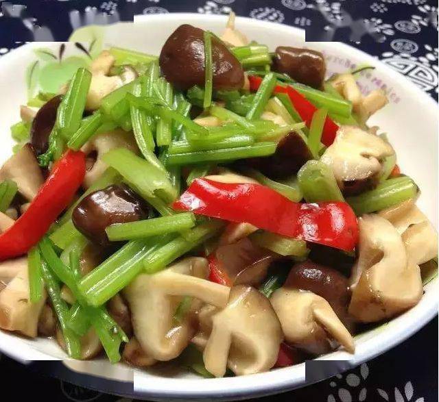 芹菜炒香菇分分钟就可端上桌