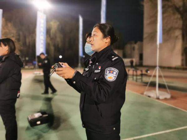 训练基地|这群女警花，真棒！早安~