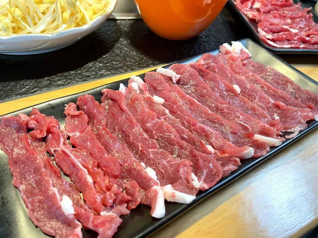 骨汤锅底 吊龙 劲脆香腩 匙仁 羊肉卷