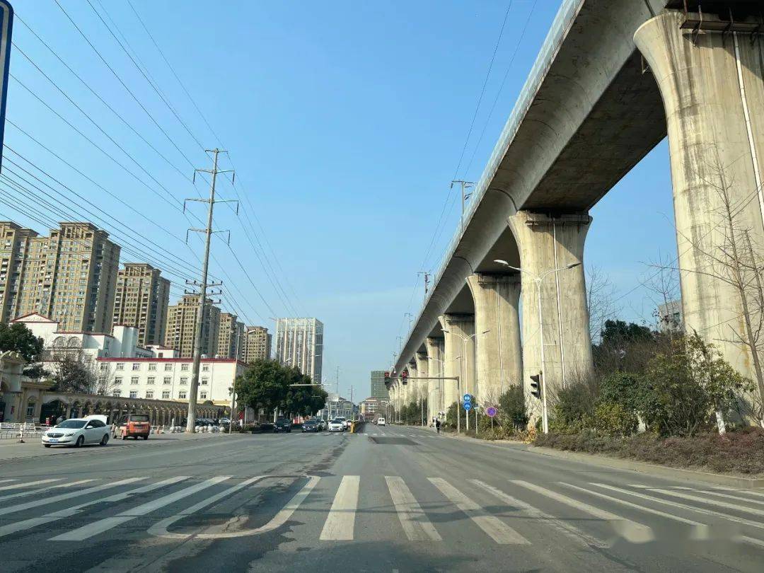 武汉江夏大道日均车流量达6万余台次何时拓宽呢