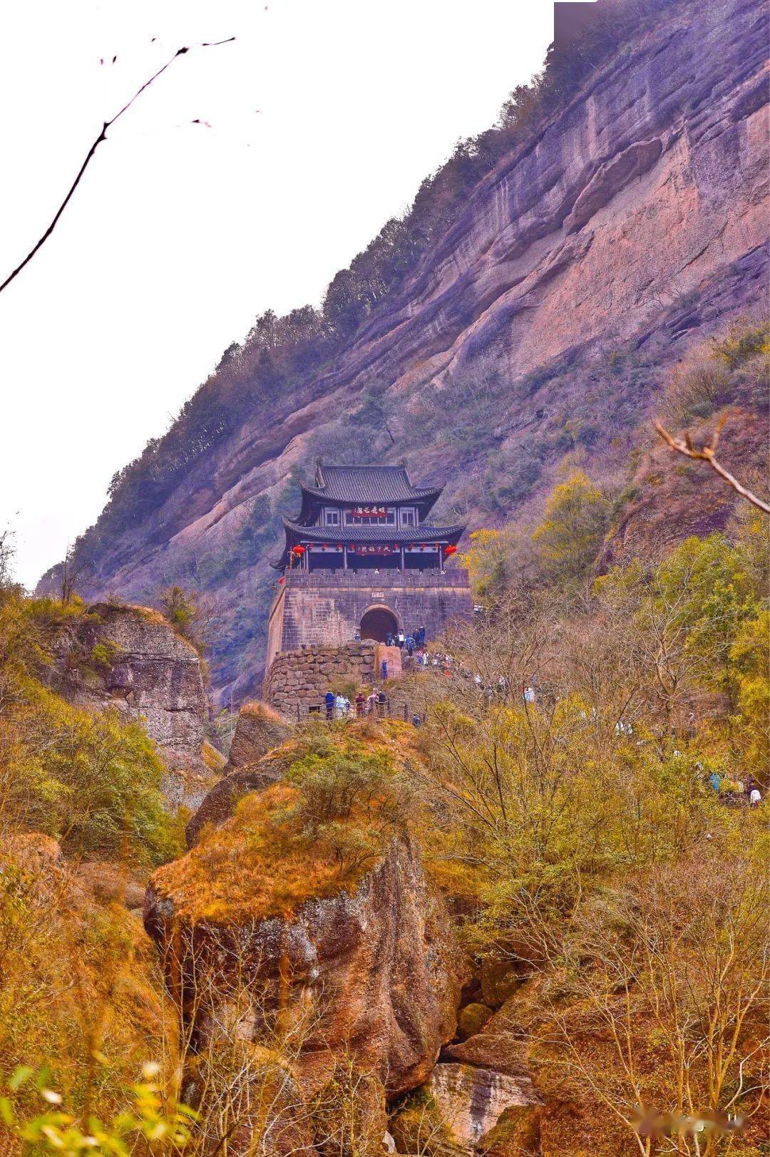 剑阁县_剑门_城墙岩