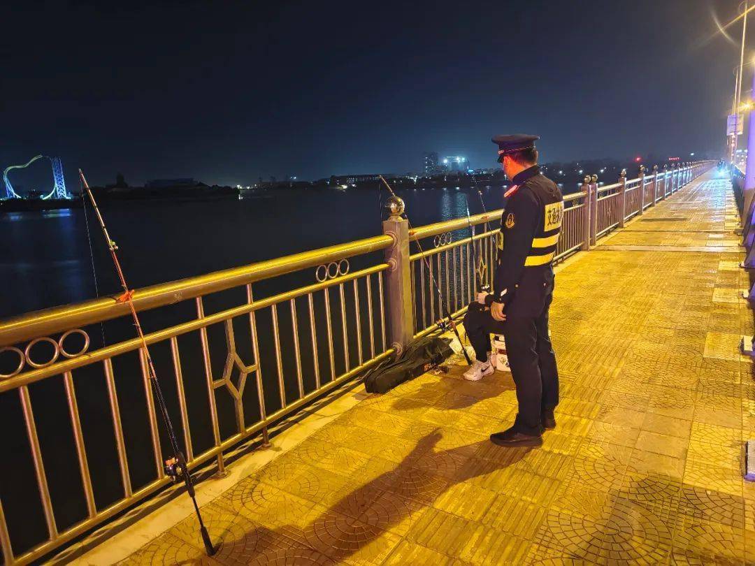 水陆并进查违规垂钓_大桥_桥梁_执法