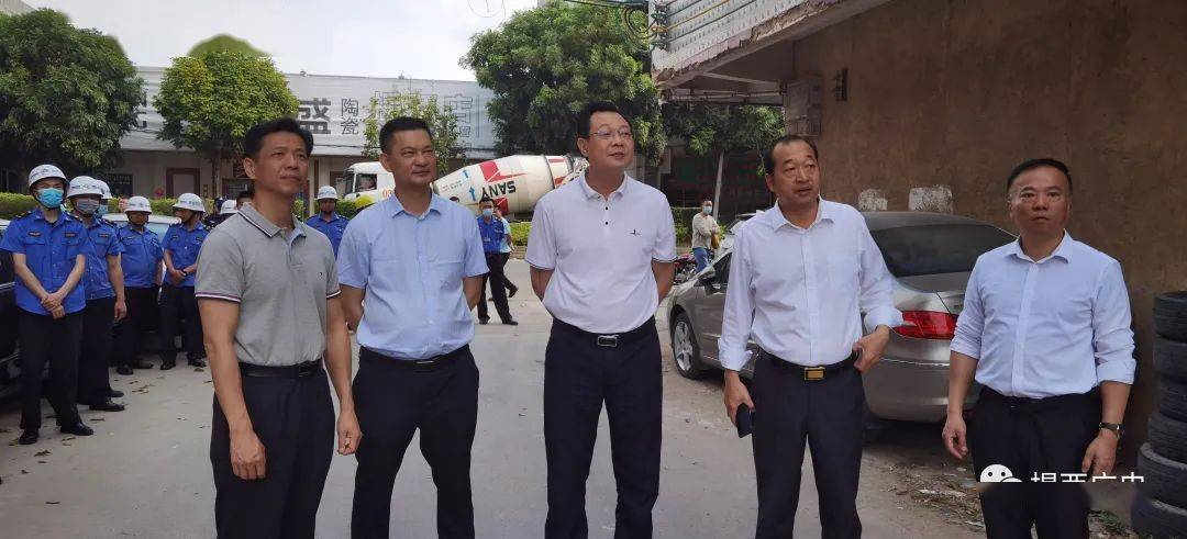 揭西县依法拆除河婆街道安池路8至10栋违法建设