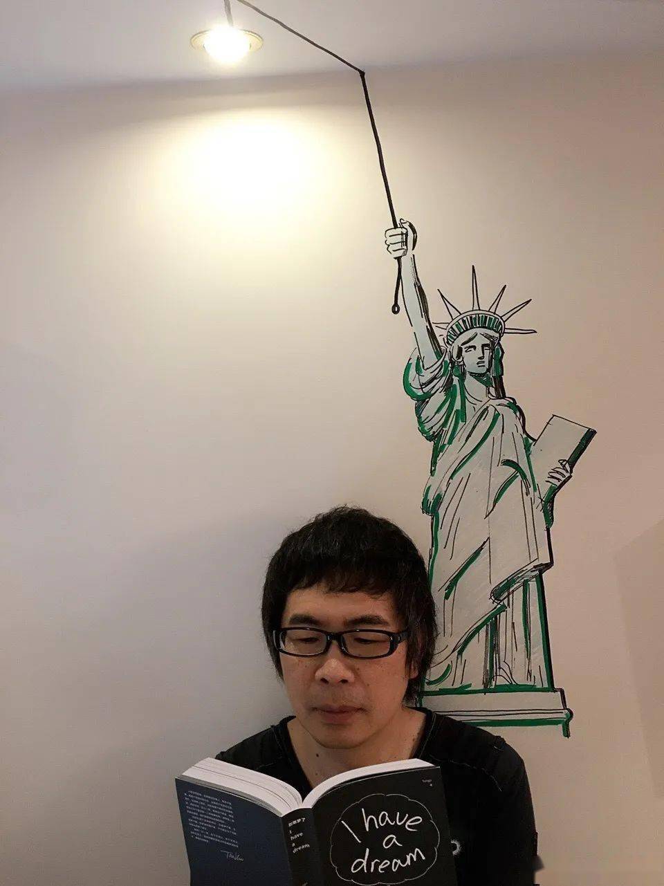 超人气漫画家,笔下满满的梗和超强脑洞,让所有人笑喷:好玩