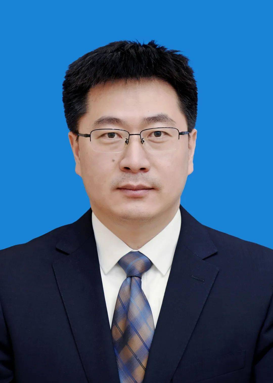 市人民政府副市长吴卫东吴卫东,男,汉族,1969年12月生,省委党校研究生