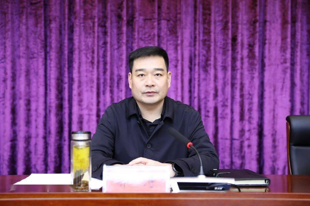 营造天蓝地绿山清水秀生态环境峰峰矿区召开生态环境保护委员会会议