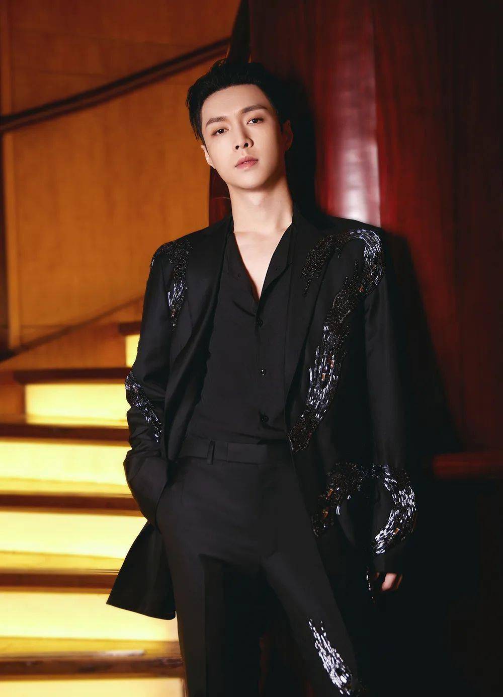 时节|张艺兴:出道十年,一往无前