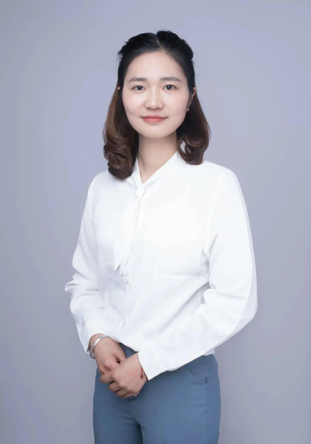 爱追剧爱旗袍爱美食揭秘辅导员背后的样子