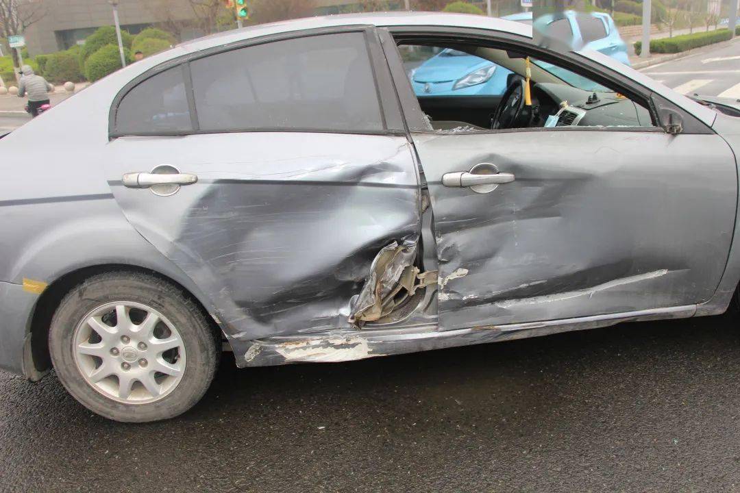 济阳信息网太可怕了这是在用生命骑摩托车啊