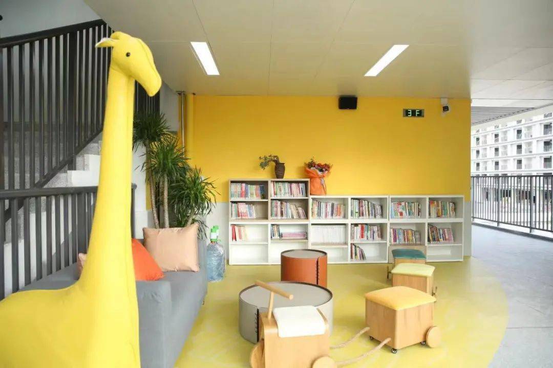 招聘信息深圳市龙腾学校2022应届毕业生招聘启动