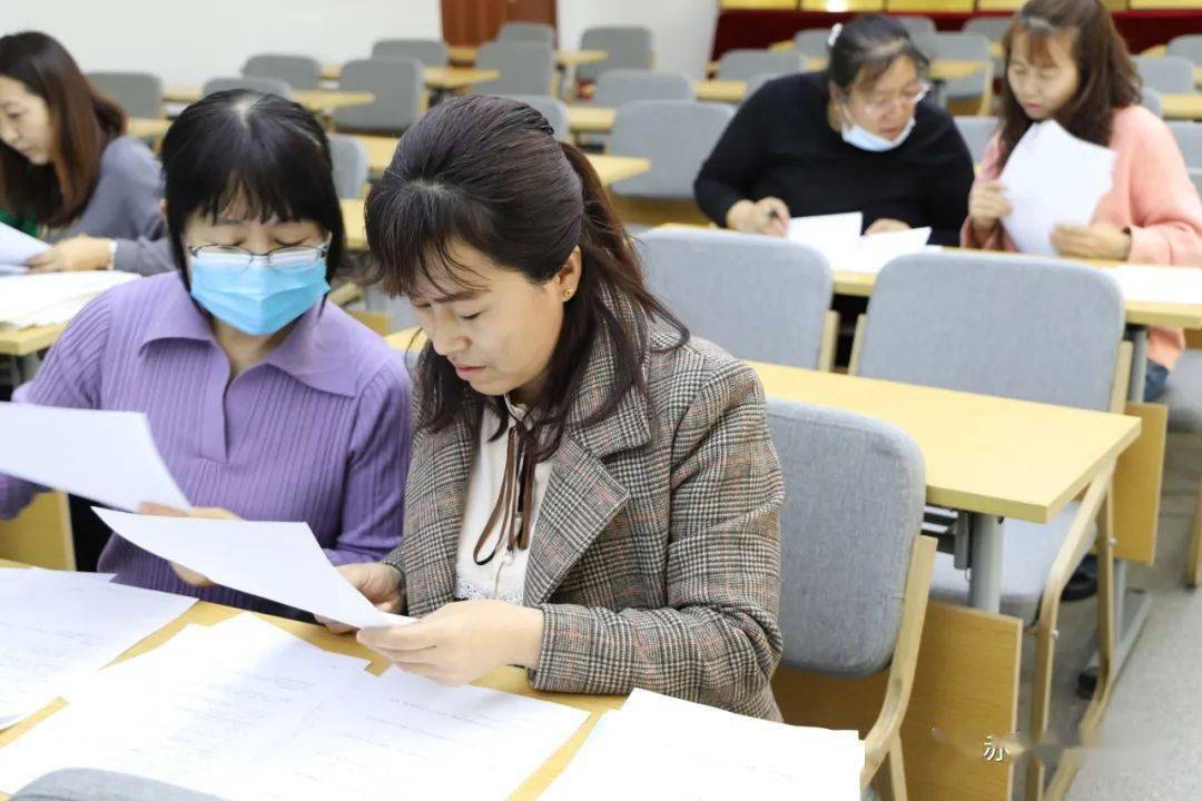 切实减轻学生的课业负担,促进教师专业发展,提高课堂教学效率,乌丹第