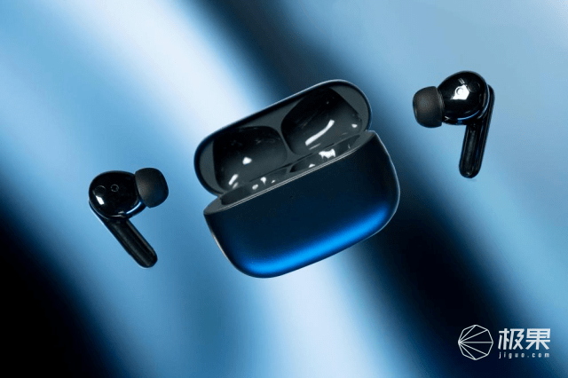 荣耀耳机卷疯了！音质、降噪、快充多方位碾压，隐藏buff吸睛满分