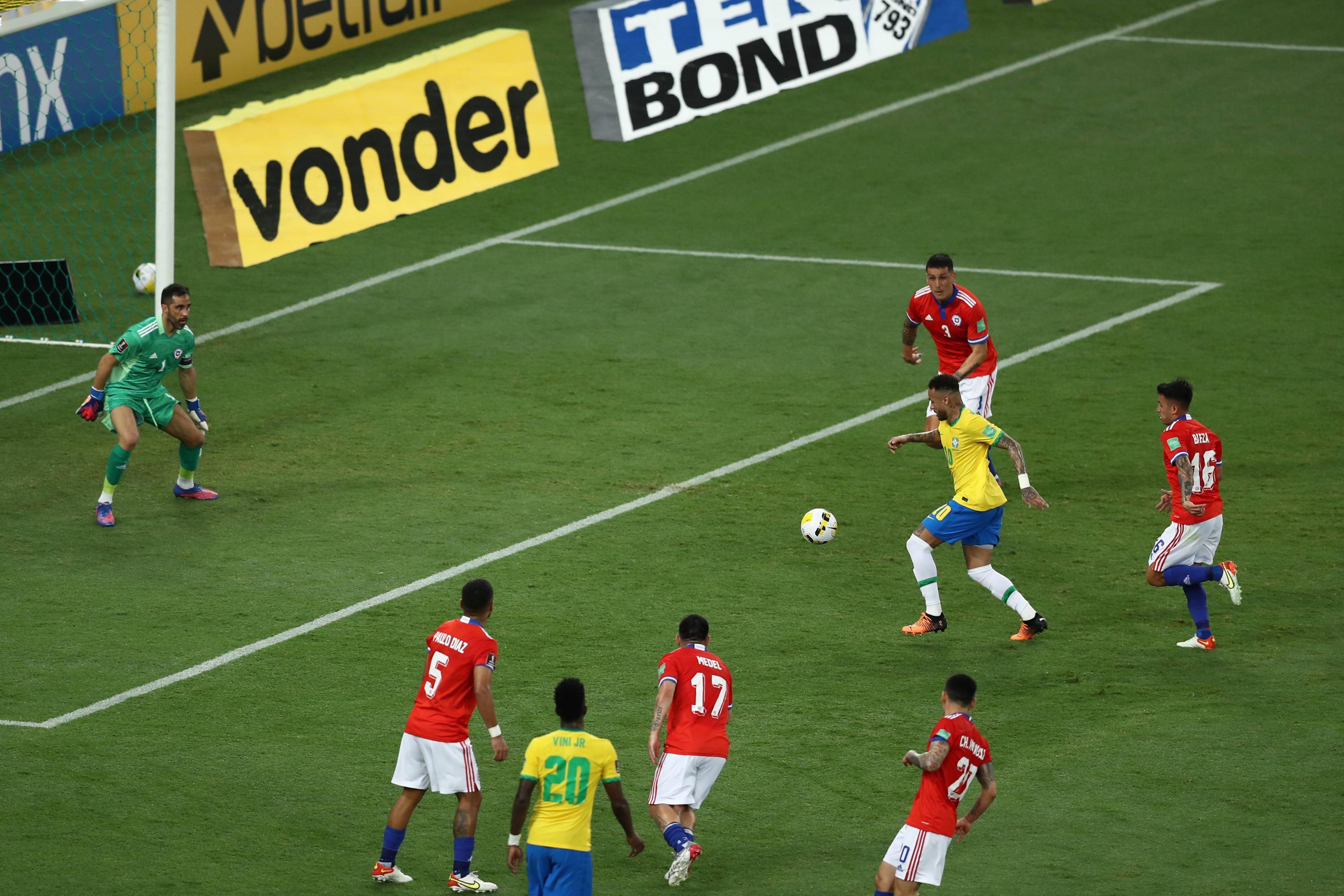 足球世界杯预选赛巴西胜智利