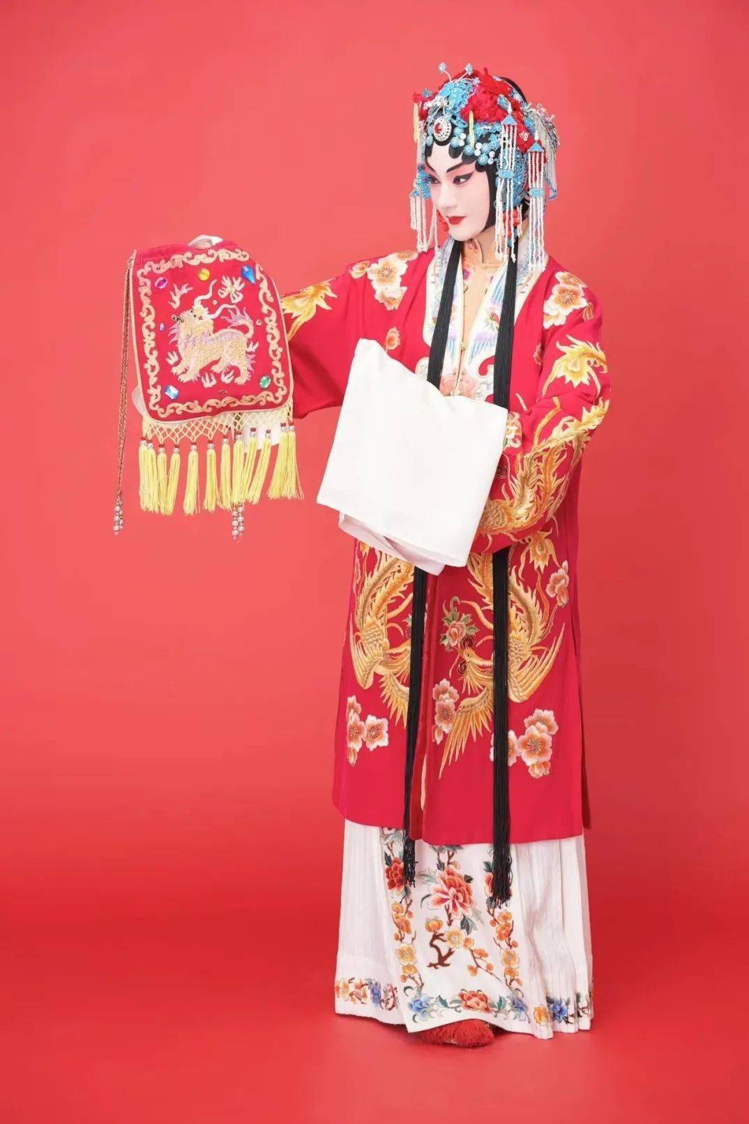 张火丁一对一传授结硕果弟子李林晓举办专场上演锁麟囊白蛇传