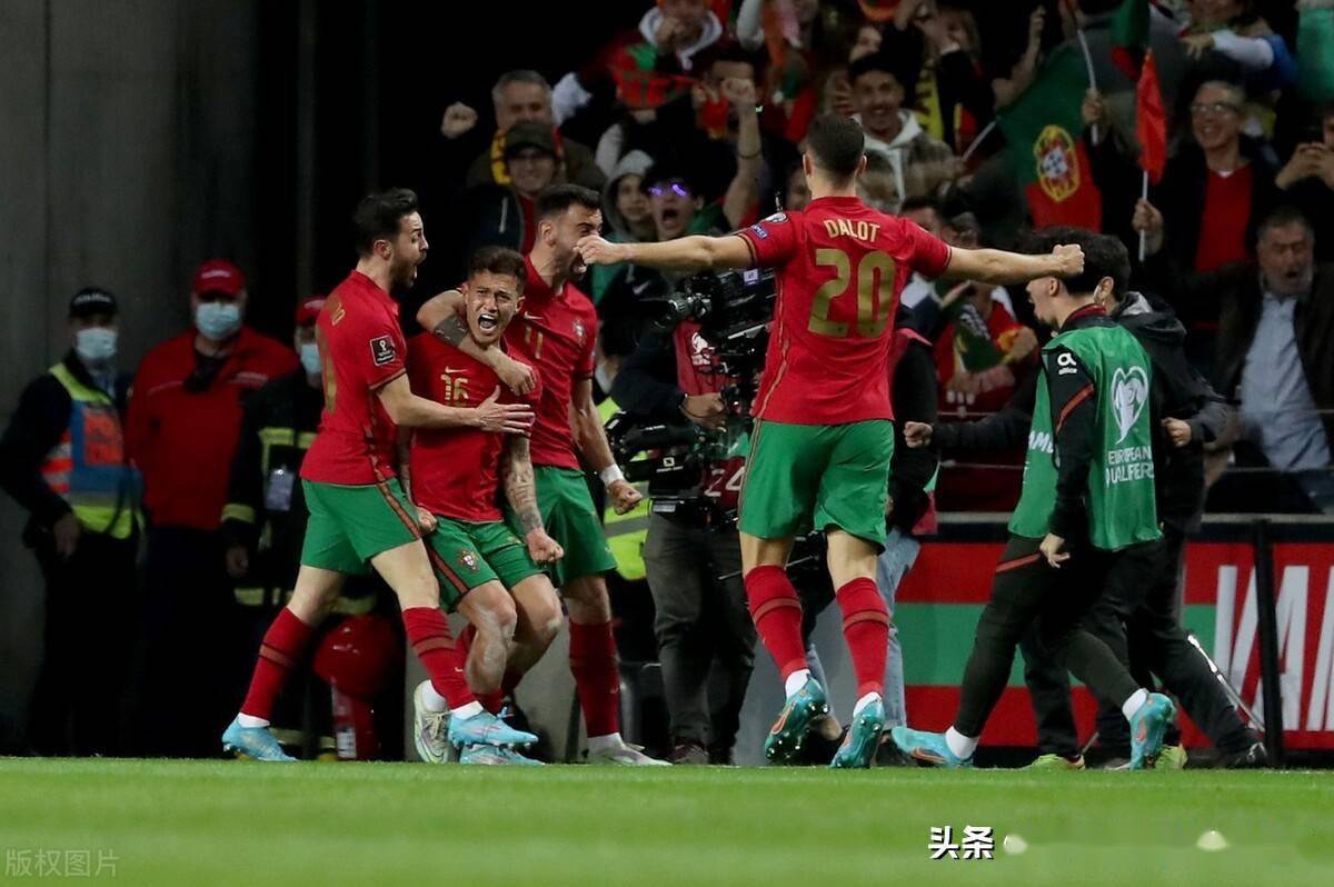世预赛葡萄牙3比1胜土耳其防守问题很多但葡萄牙有能进球的人