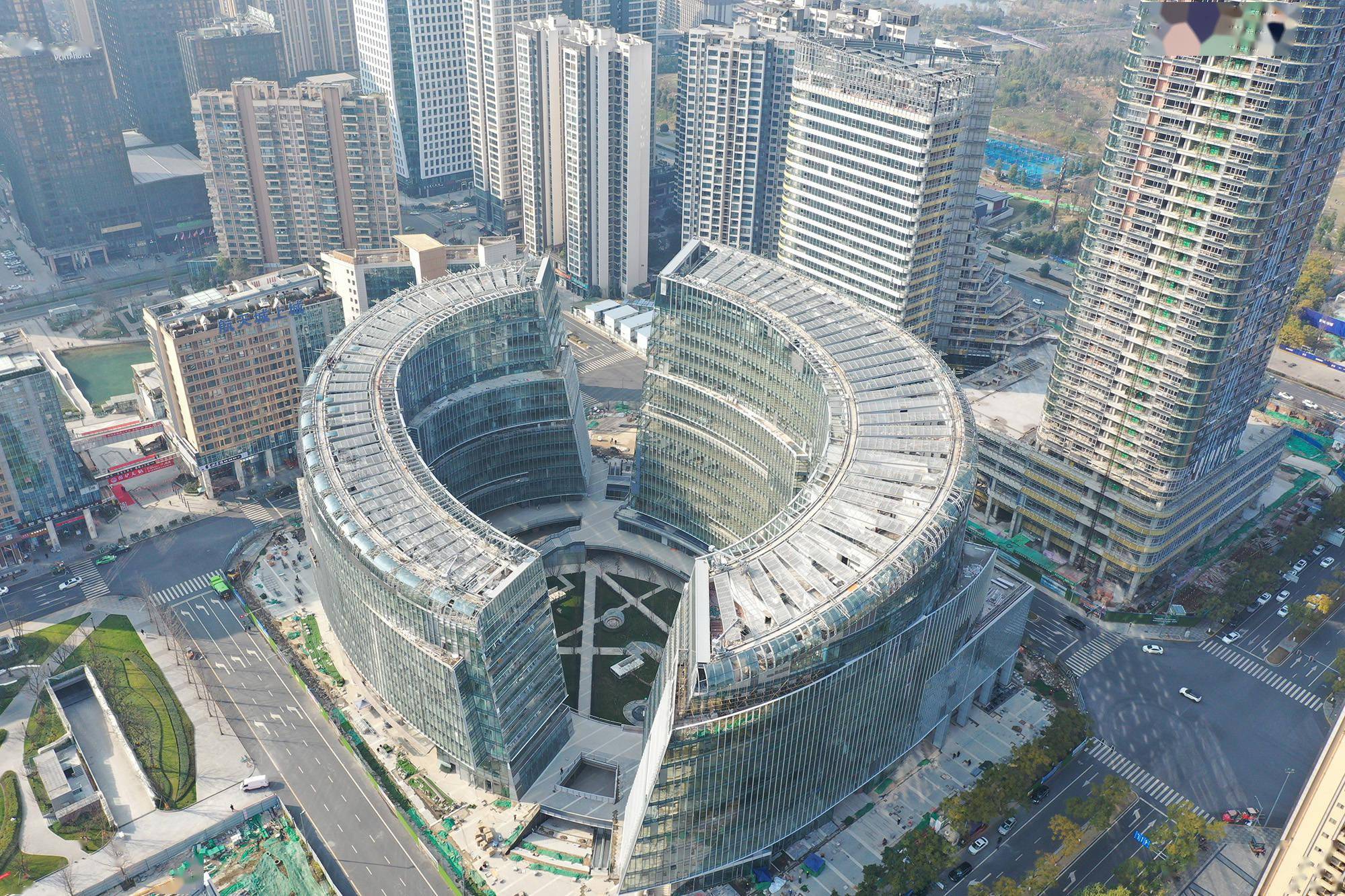 成都高新万科中心高新区的城市花园laguardalowarchitects