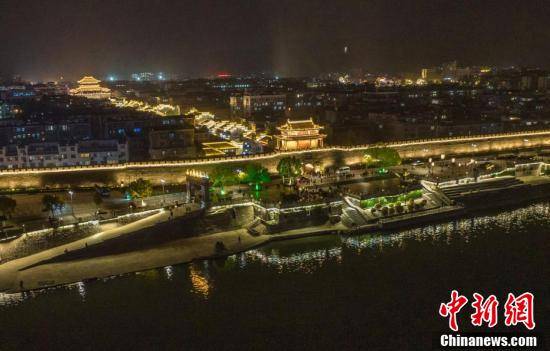 夜景|航拍湖北襄阳古城华灯初上 夜色如画