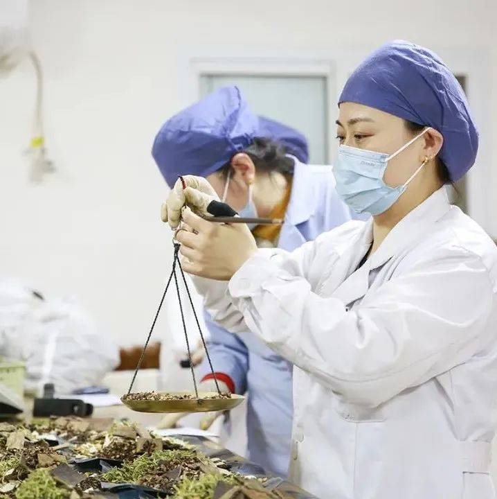 战“疫”一线丨他们竭力守护患者健康!_防控_进行_疫情