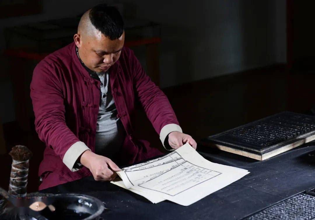 惊艳中国四大发明中的活字印刷他仍在传承