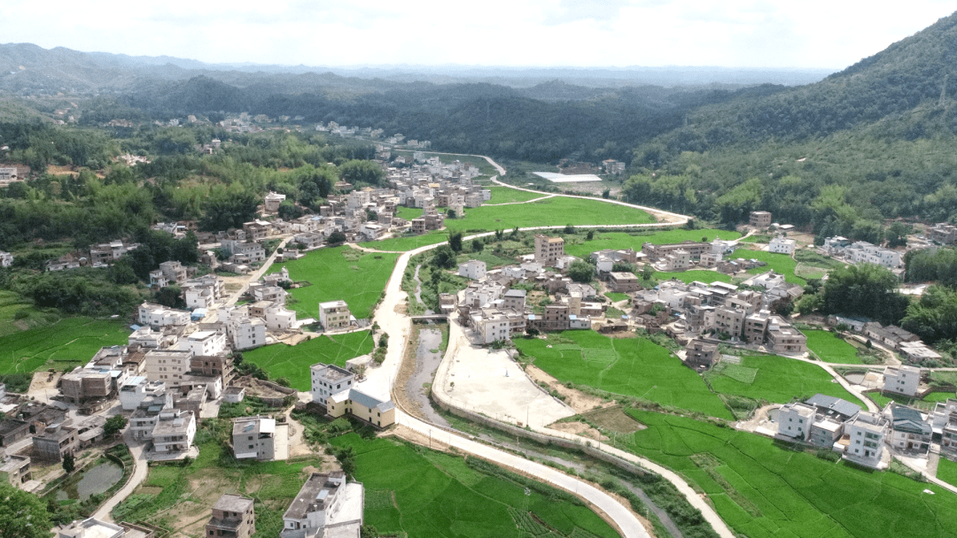 五华柏洋村出名了全国少有