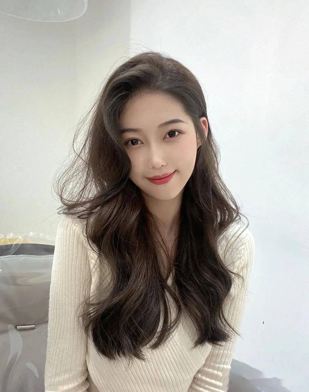 2022流行纯欲风"烫型不烫卷",氛围感满满_发型_气质_自然