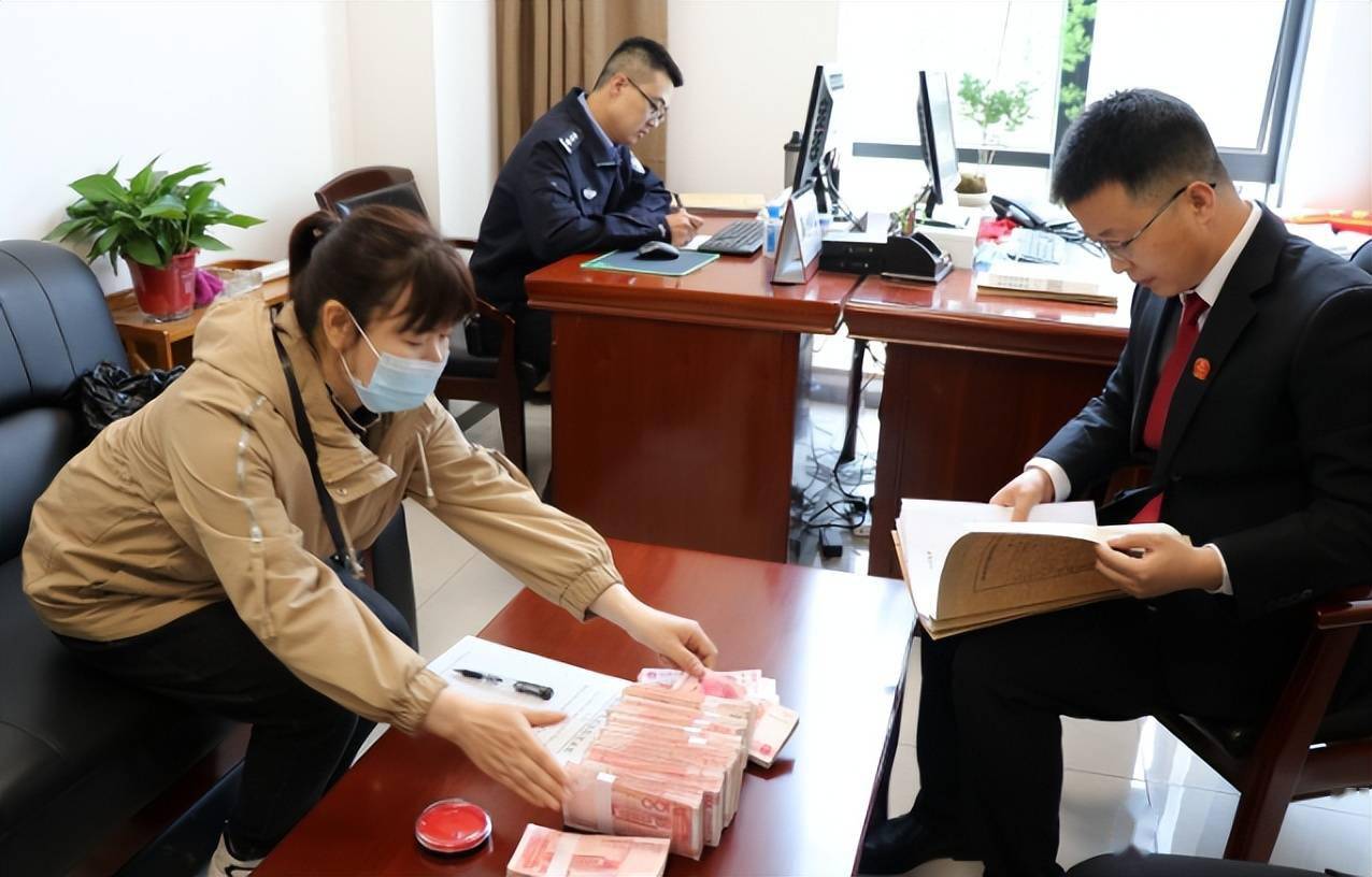 临渭法院执行局善待群众有温度快速执行有力度