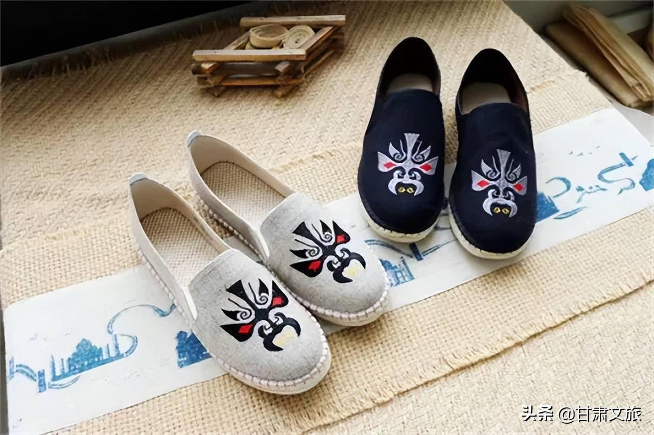 “雅路人”麻鞋:传统中“走”出新风尚_郭娟_甘谷_甘肃省