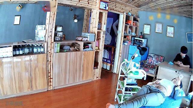 偷拍无孔不入民宿秒变三级片片场