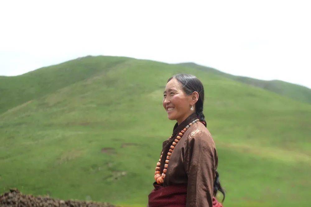 文化果洛丨才忠:那些注定忧伤的河流_草原_格萨尔_女人