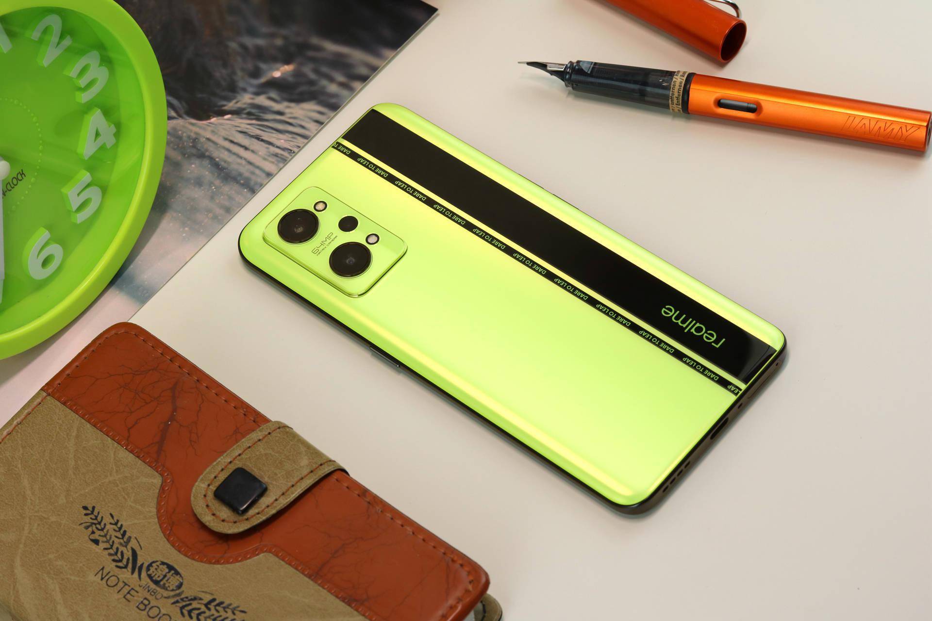 "扫码党",在同价位的区间里,市面上常见的有iqoo neo5 活力版,iqoo z5