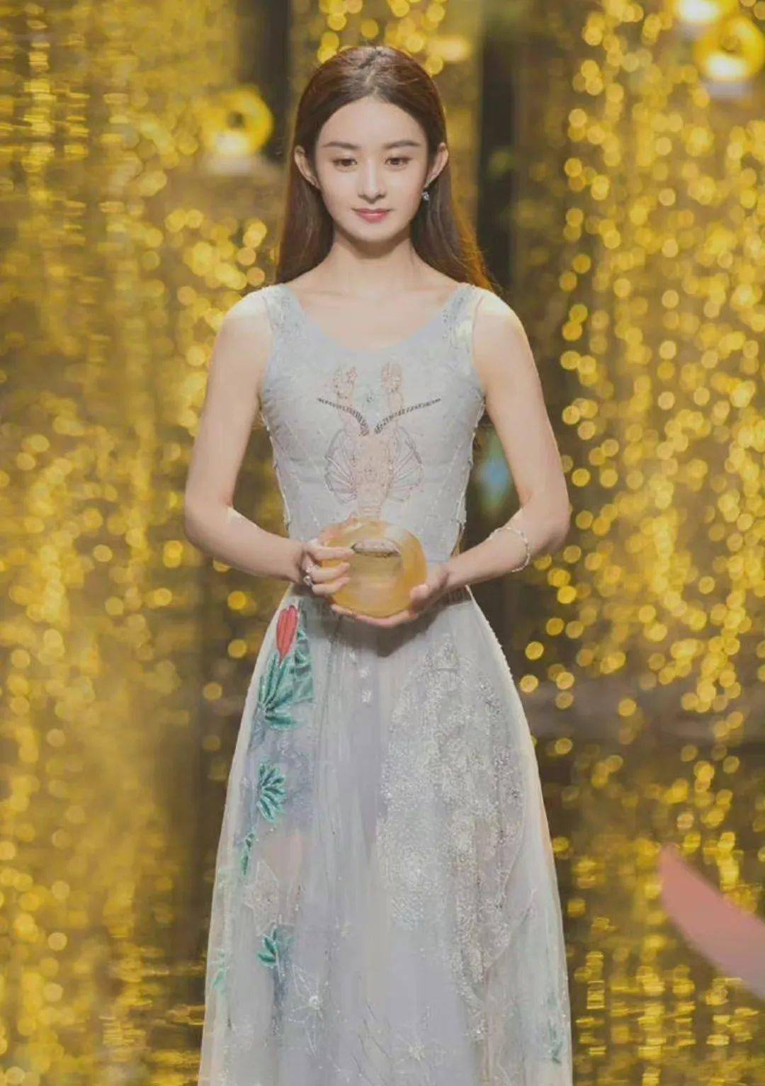 赵丽颖得罪z本?王源站队三字?龚俊《狐妖小红娘》定了?林允整容?