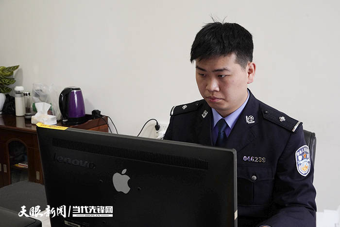 最闪亮的坐标|爸爸,我的警号是046239_黄学华_黄伟七_工作