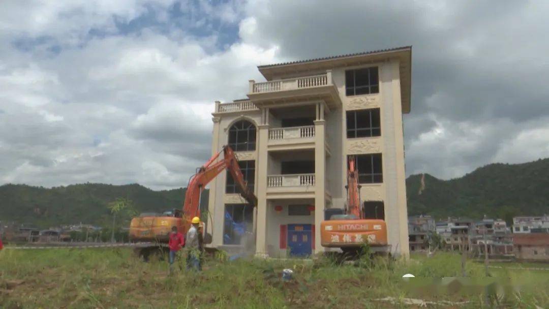 民生820梅州这座漂亮的三层半别墅被拆怎么回事