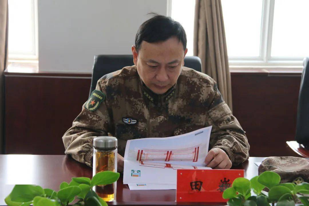 3月29日,河南省新乡军分区大校政委田巍,战备建设处上校处长王宝贵