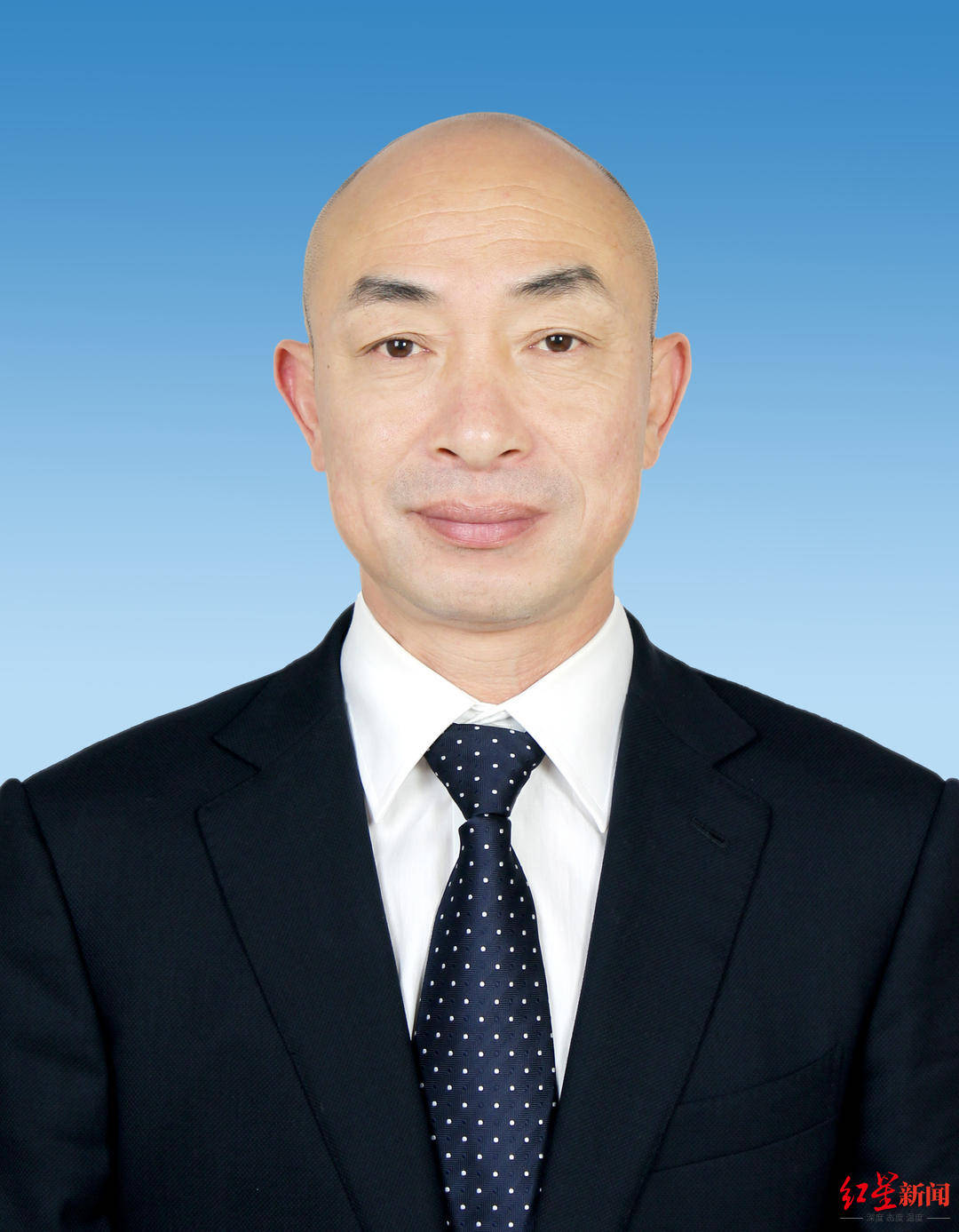 身边的道德模范:退伍后从商 他不忘初心,捐资助学暖人心_柏龙军