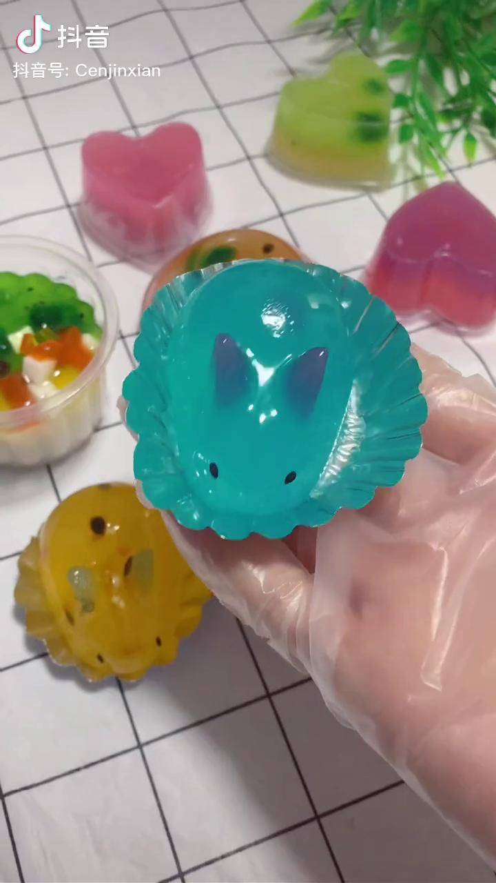 简单易做的小吃没想到这么多人喜欢小兔子钵仔糕你喜欢吗钵仔糕卡通钵