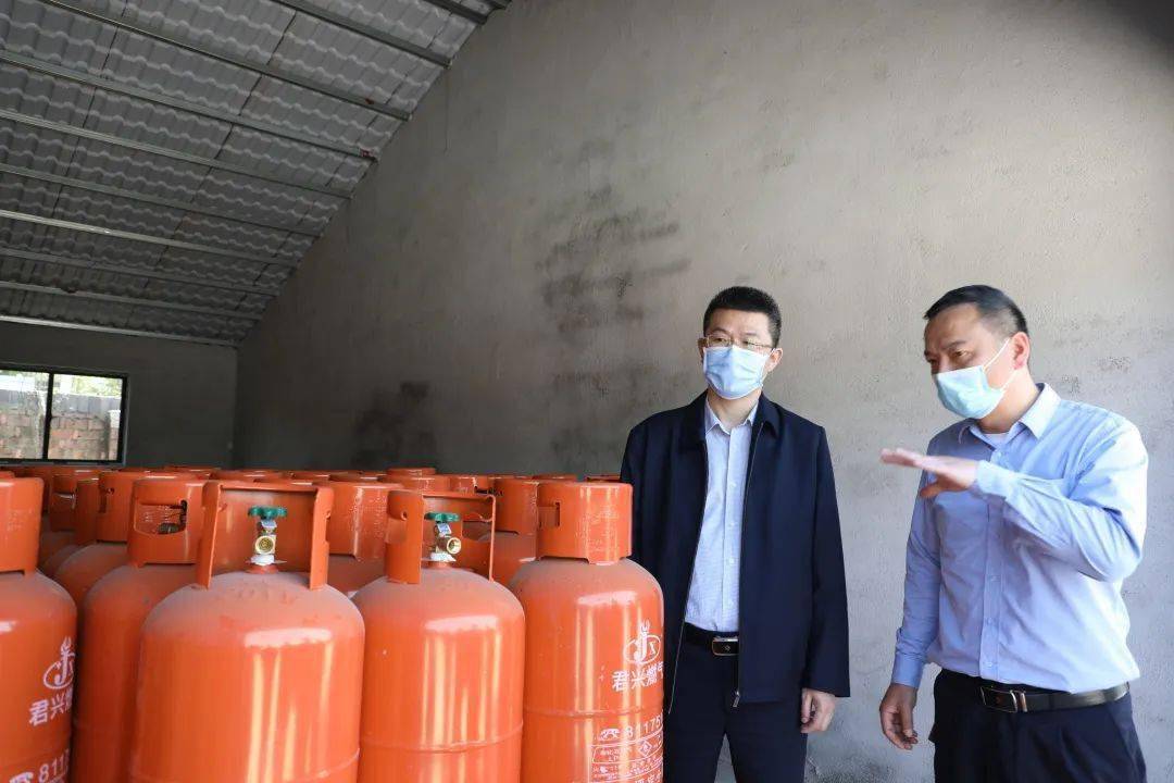 李青松局长督查疫情防控和安全生产工作