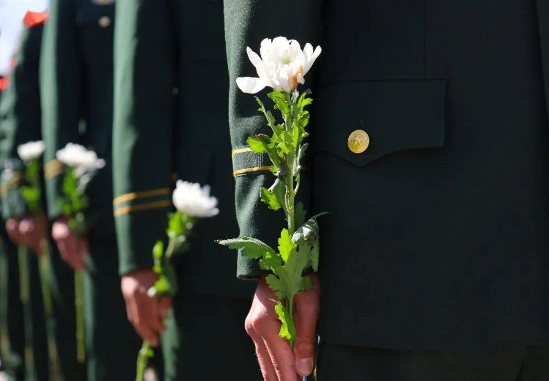 砥礪奮進繼承先輩榮光在新時代強軍路上不忘初心繼續前進【end】供稿